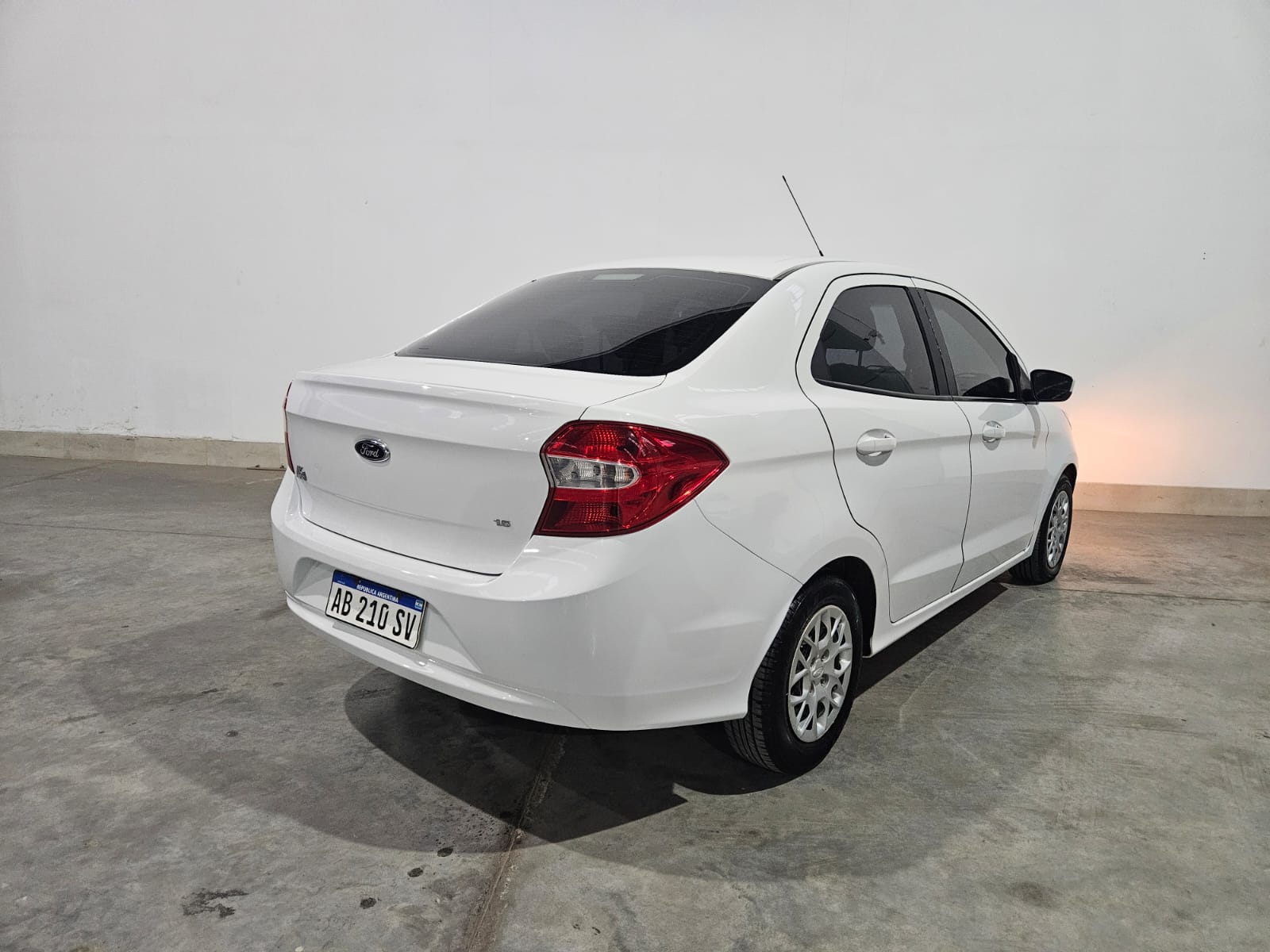 FORD KA SEDAN S