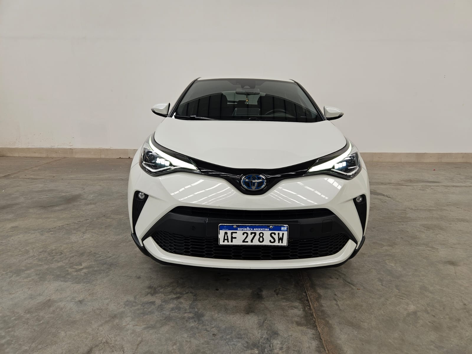 TOYOTA C-HR HV 1.8 ECVT