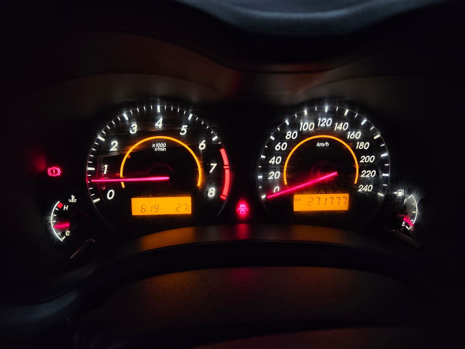 TOYOTA COROLLA XEI 1.8 M/T