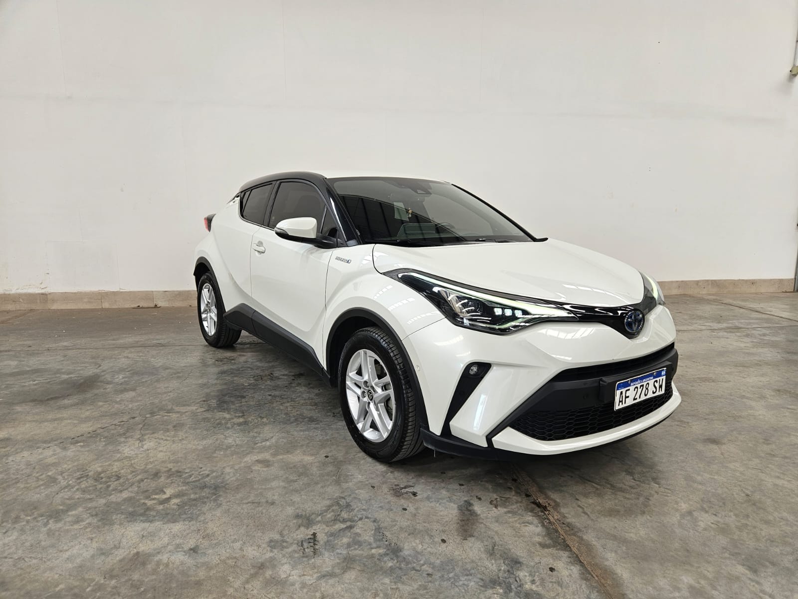 TOYOTA C-HR HV 1.8 ECVT