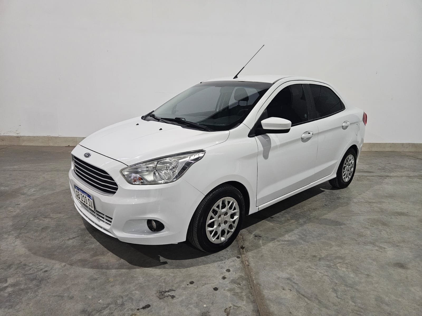 FORD KA SEDAN S