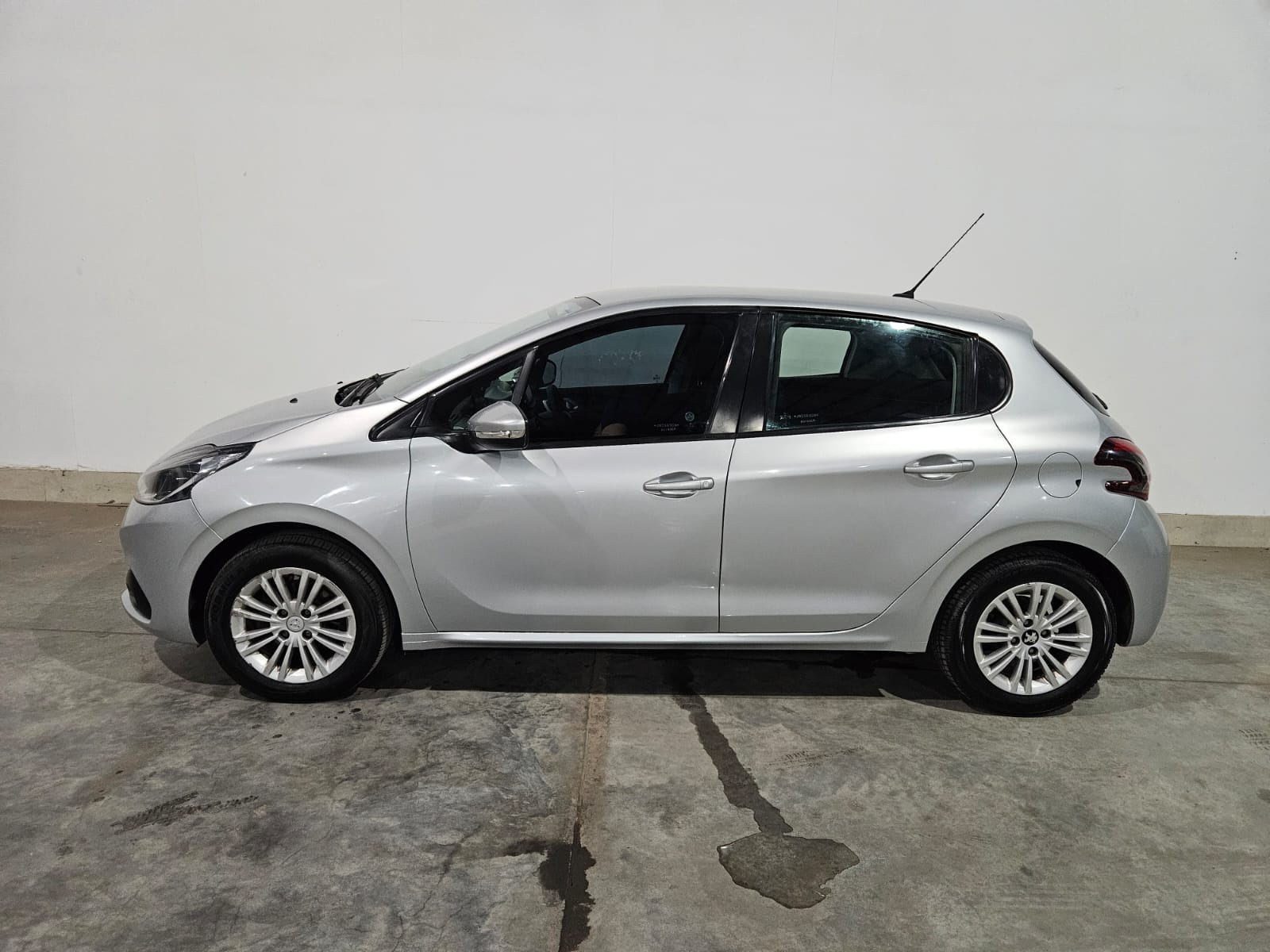 PEUGEOT 208 ALLURE 1.6