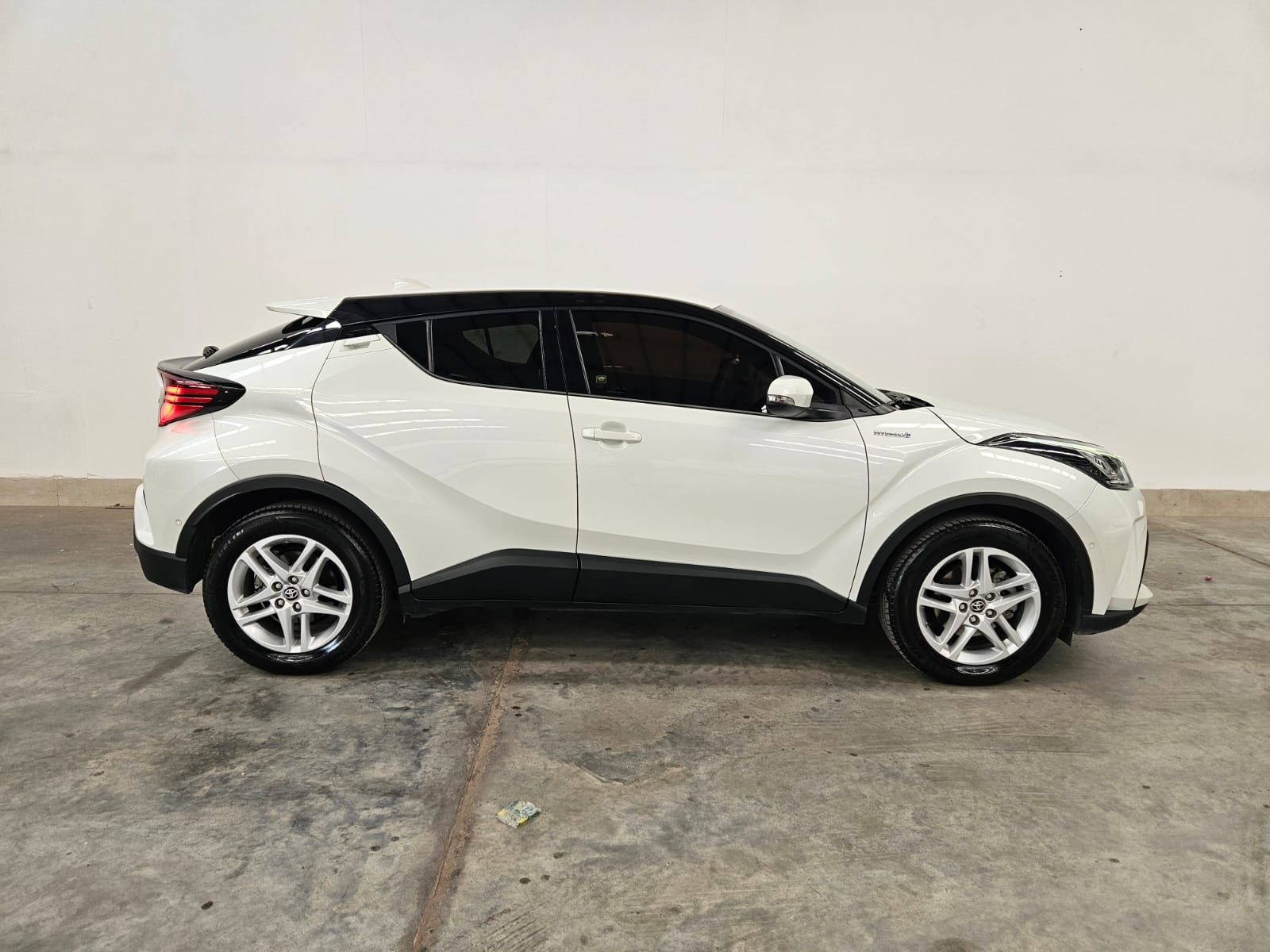 TOYOTA C-HR HV 1.8 ECVT