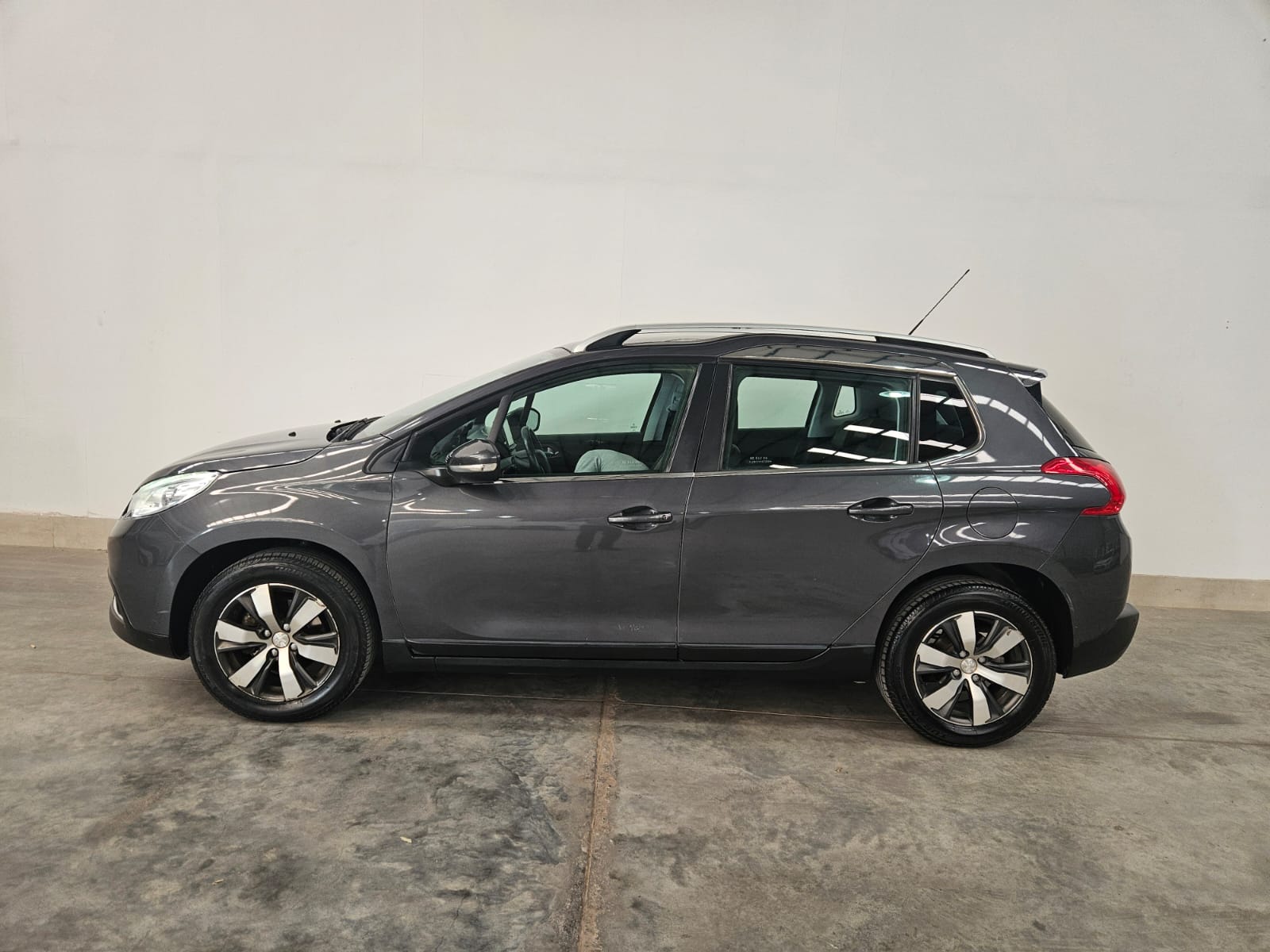 PEUGEOT 2008 FELINE 1.6N