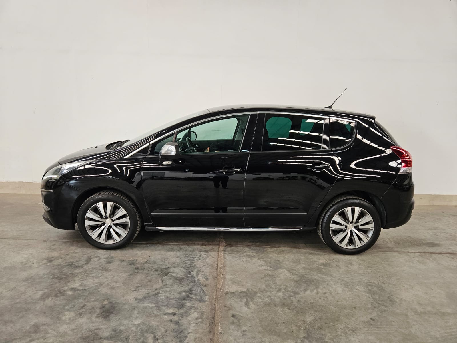 PEUGEOT 3008 ALLURE TIPTRONIC