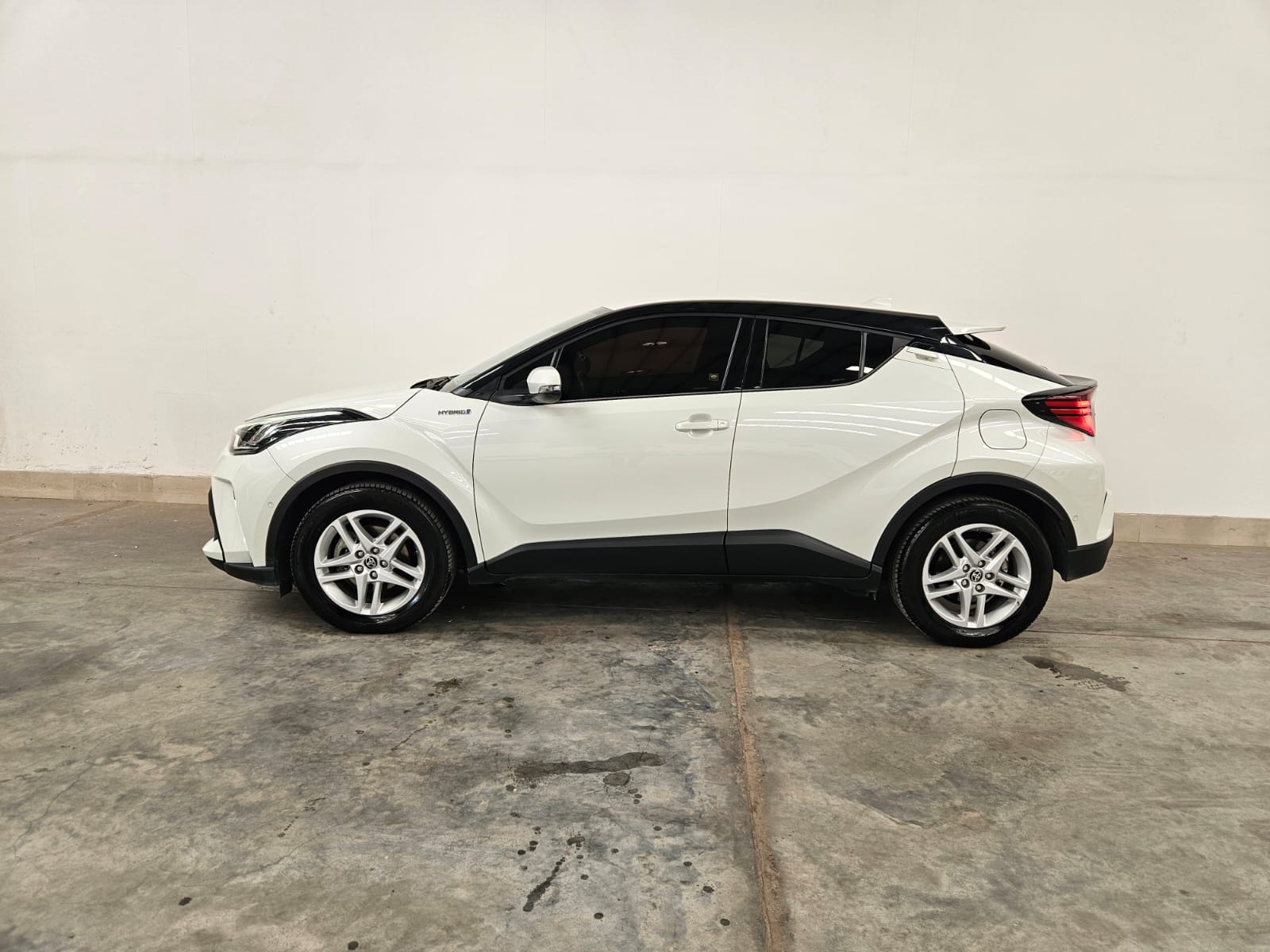 TOYOTA C-HR HV 1.8 ECVT