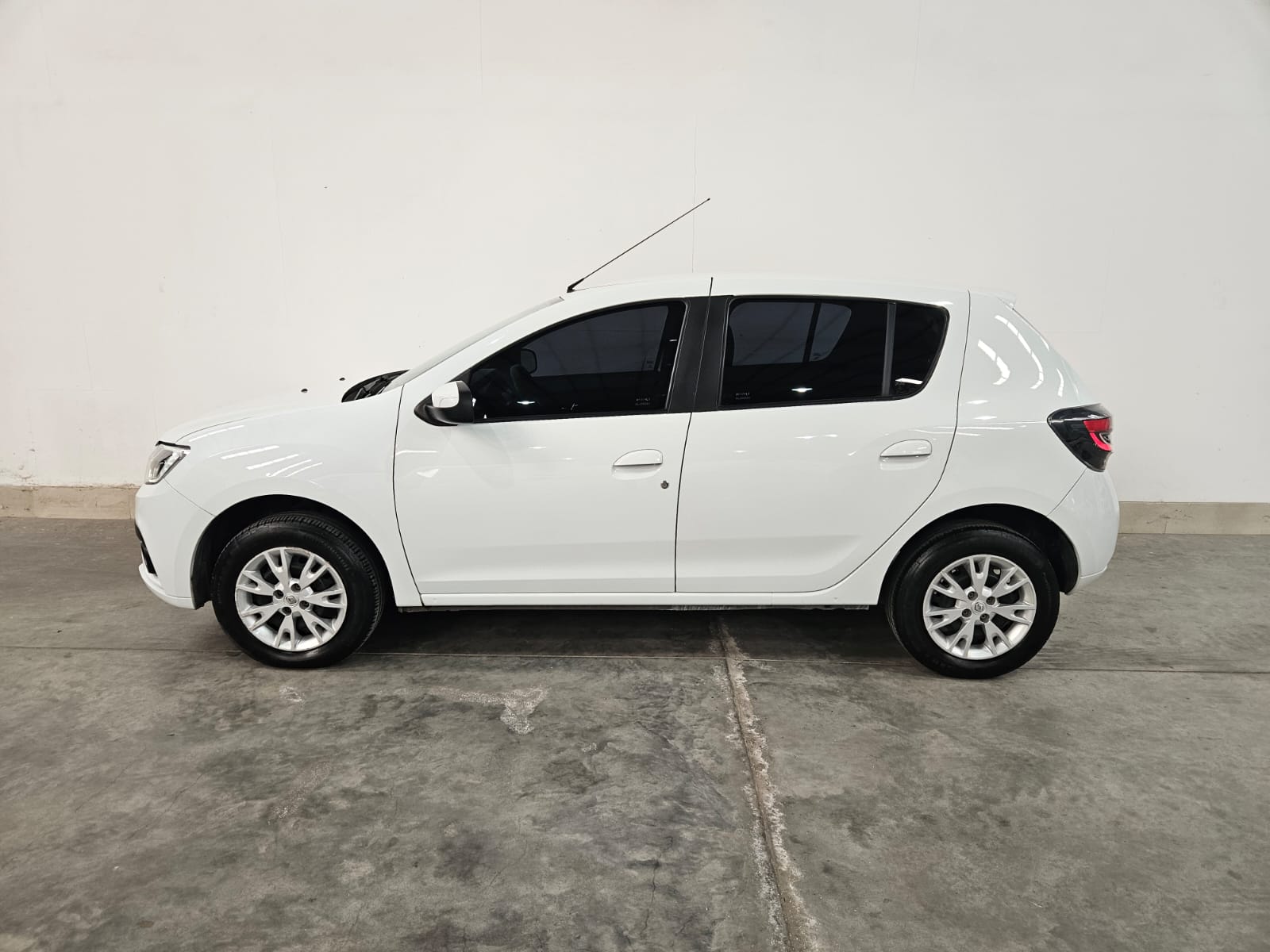 RENAULT SANDERO ZEN 1.6